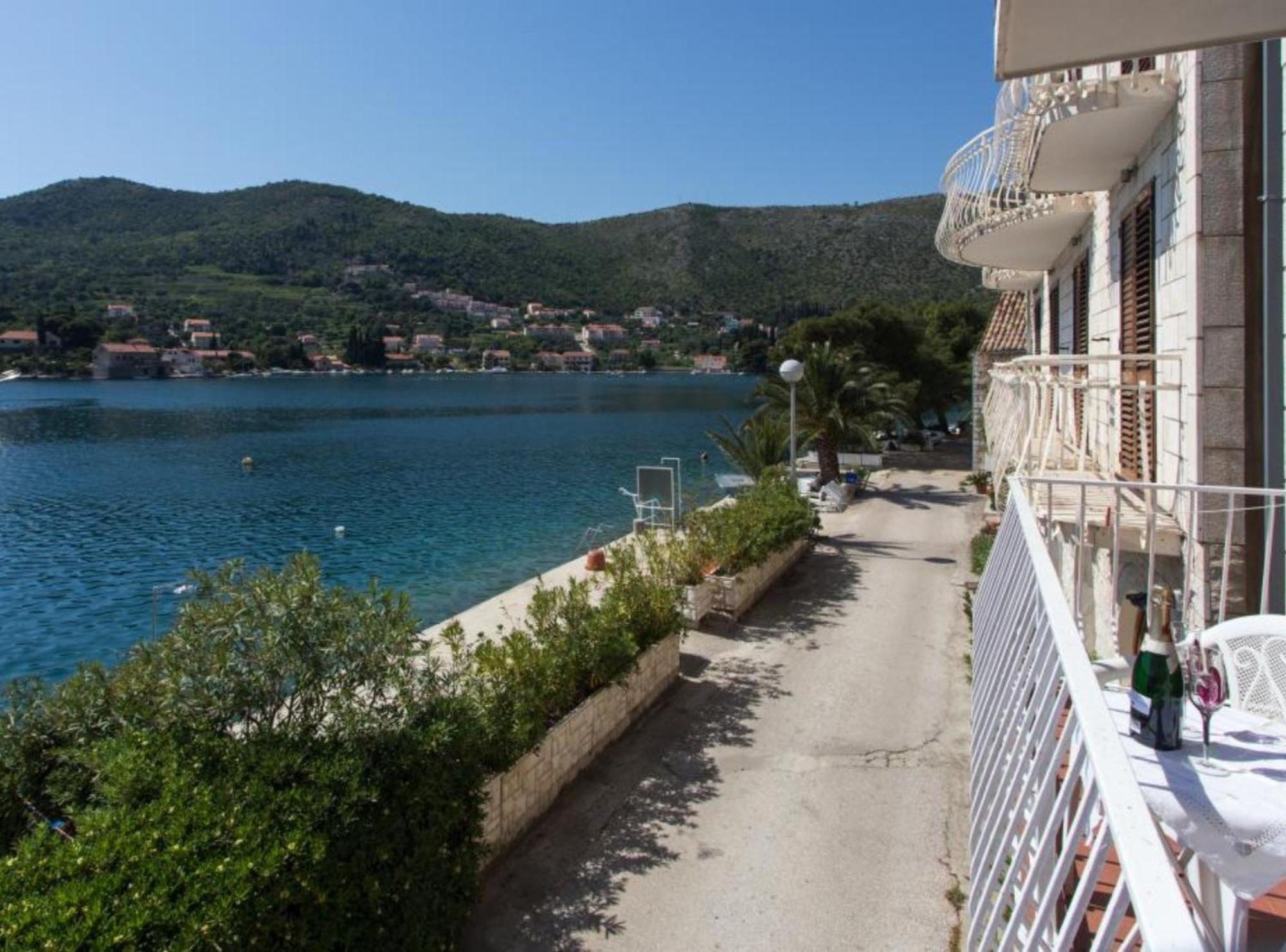 Villa Malfi Затон Екстер'єр фото